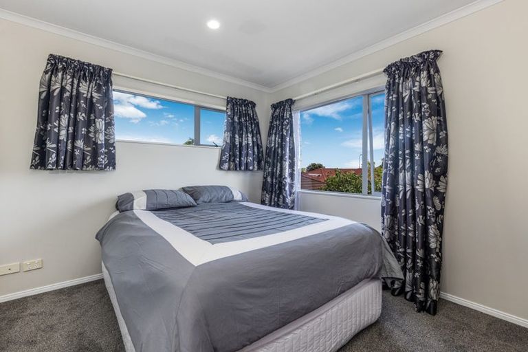 Photo of property in 52 Belfry Place, Wattle Downs, Auckland, 2103