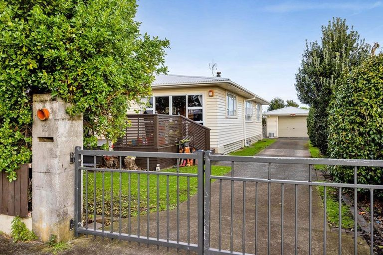 Photo of property in 23 Pacey Avenue, Hawera, 4610