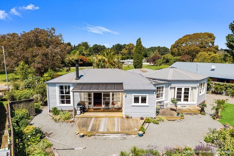 Photo of property in 22 Penfold Square, Leithfield, 7481