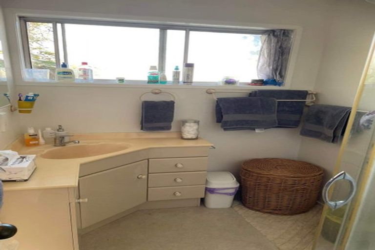 Photo of property in 2/25 Mccrystal Avenue, Bucklands Beach, Auckland, 2012