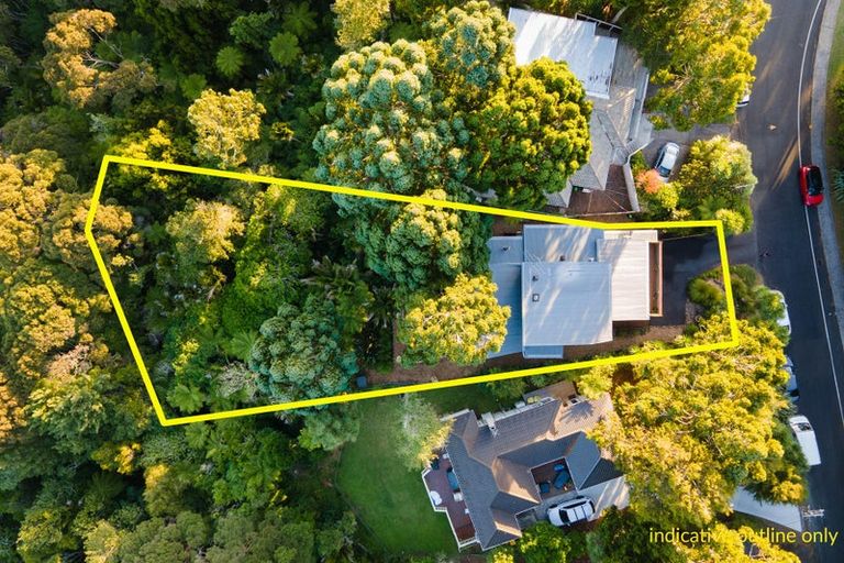 Photo of property in 56 Hollywood Avenue, Titirangi, Auckland, 0604