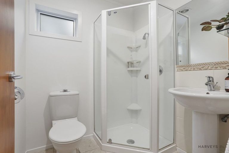 Photo of property in 32 Chamari Close, Titirangi, Auckland, 0604