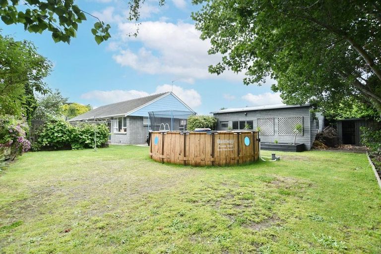Photo of property in 27 Heathglen Avenue, Parklands, Christchurch, 8083