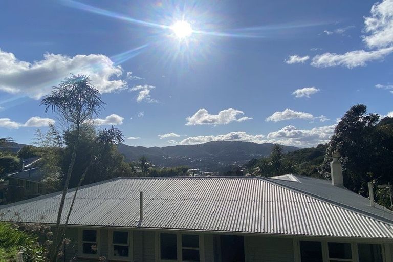 Photo of property in 54 Huntingdon Street, Northland, Wellington, 6012