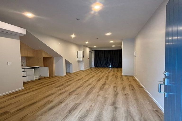 Photo of property in 7/1 Kaponga Crescent, New Lynn, Auckland, 0600