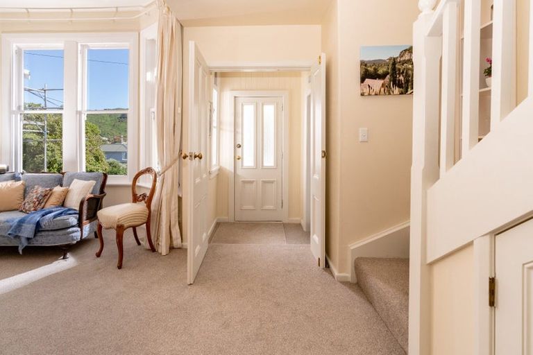 Photo of property in 13 West Road, Northland, Wellington, 6012