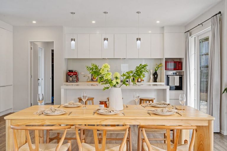 Photo of property in 21 Edgewater Drive, Karaka, Papakura, 2113