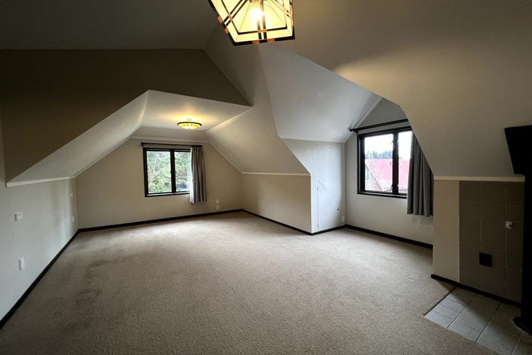 Photo of property in 16 Baltimore Place, Forrest Hill, Auckland, 0620