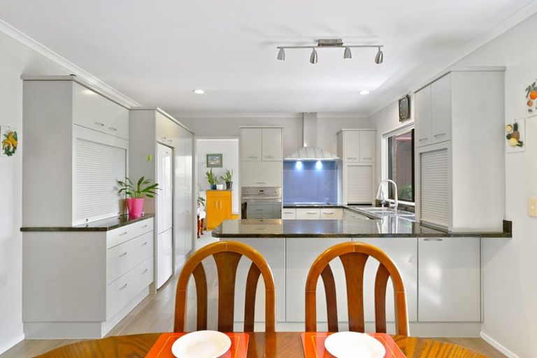 Photo of property in 9 Mohill Place, East Tamaki Heights, Auckland, 2016