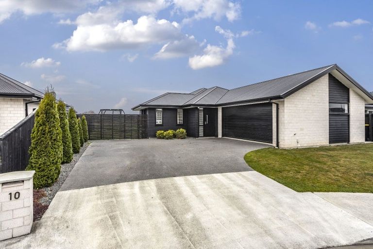 Photo of property in 10 Godley Place, Woodend, 7610