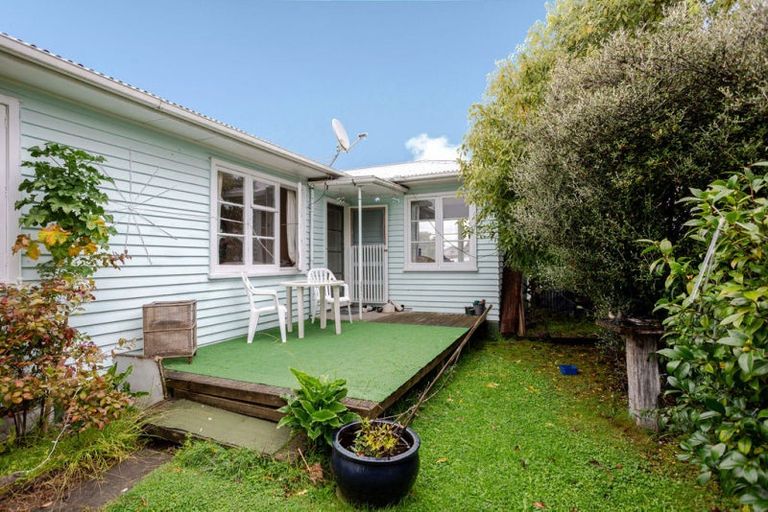 Photo of property in 43 Barraud Street, Dannevirke, 4930