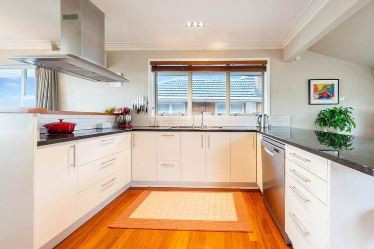 Photo of property in 76 Jaemont Avenue, Te Atatu South, Auckland, 0610
