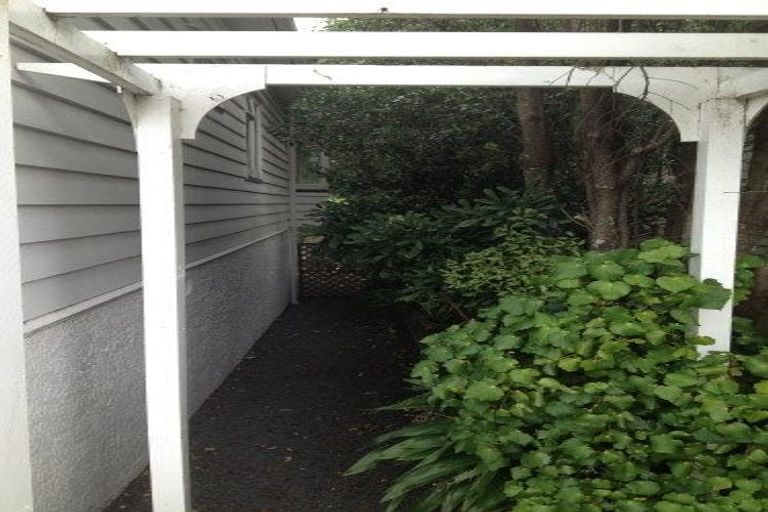 Photo of property in 5 Westland Road, Mount Cook, Wellington, 6021