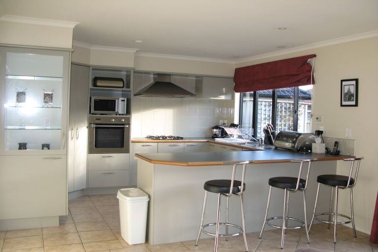 Photo of property in 57 Carousel Crescent, East Tamaki Heights, Auckland, 2016