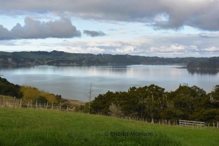 Photo of property in 196 Metcalfe Road, Matakohe, 0593
