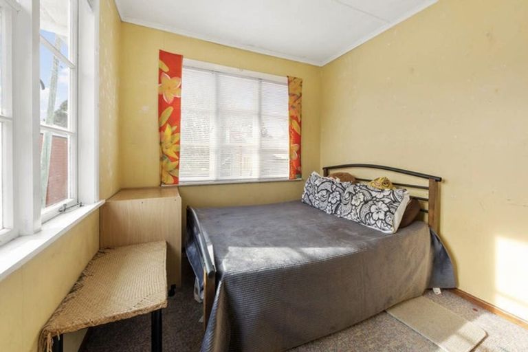 Photo of property in 108 Archibald Road, Kelston, Auckland, 0602