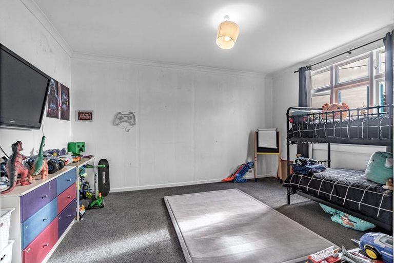 Photo of property in 1 Ann Street, Bluff, 9814