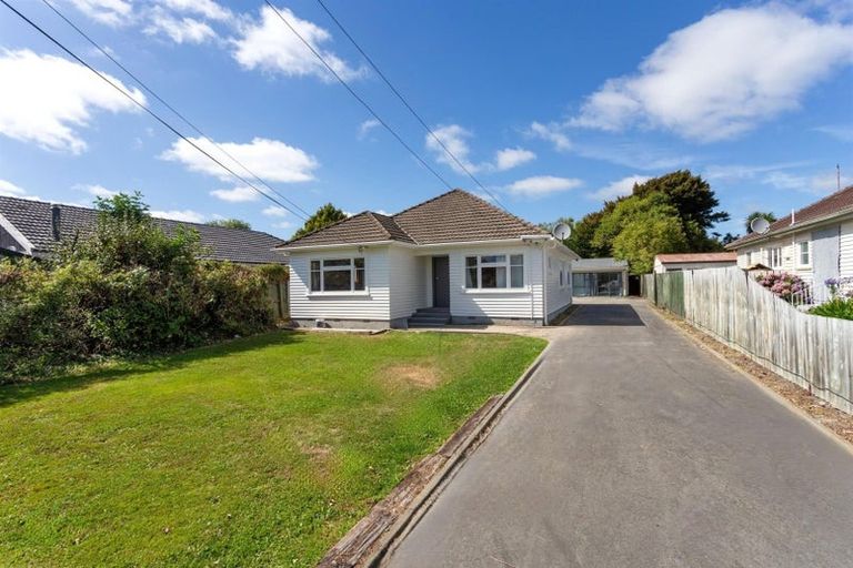 Photo of property in 100 Suva Street, Upper Riccarton, Christchurch, 8041