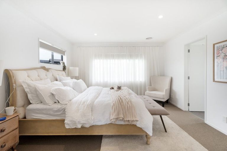 Photo of property in 77 Grenada Drive, Grenada Village, Wellington, 6037