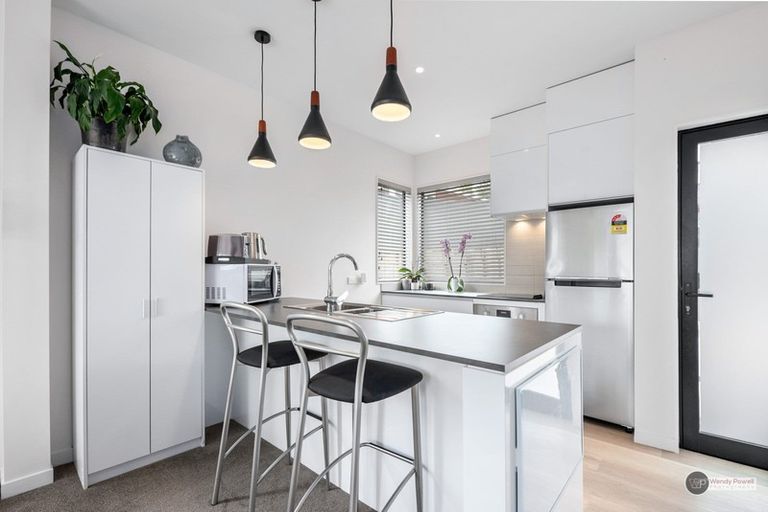 Photo of property in 15/6u Oswald Crescent, Paparangi, Wellington, 6037