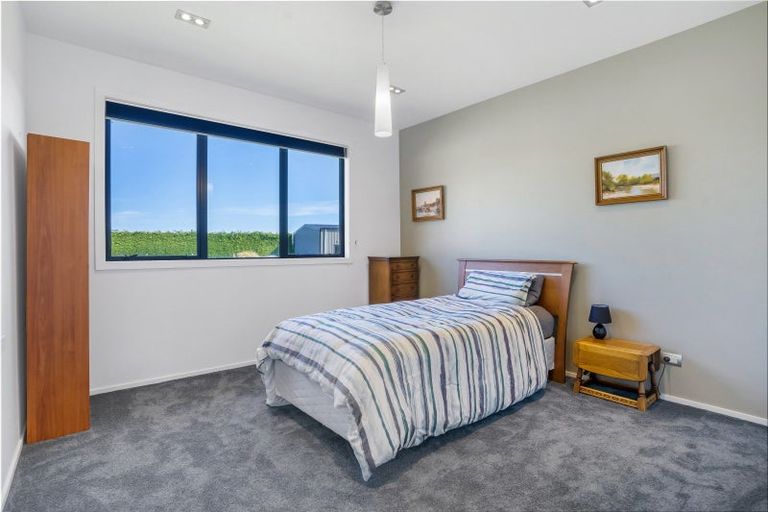 Photo of property in 48a Egerton Road, Winton, 9781