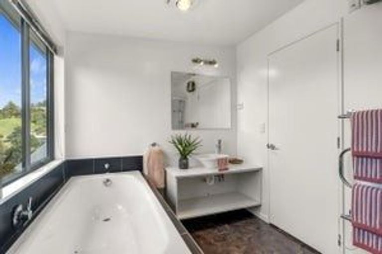 Photo of property in 11 Valerie Place, Stepneyville, Nelson, 7010