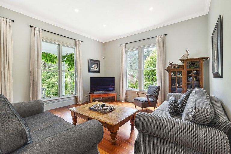 Photo of property in 49 Simla Crescent, Khandallah, Wellington, 6035