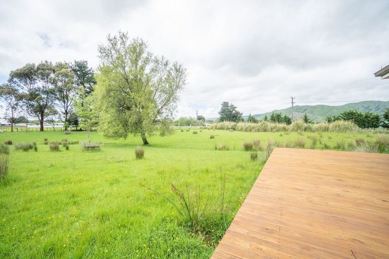 Photo of property in 765 Makerua Road, Tokomaru, Palmerston North, 4474