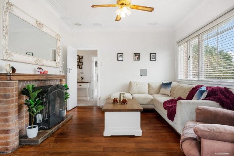 Photo of property in 11 Owens Road, Waiuku, 2123