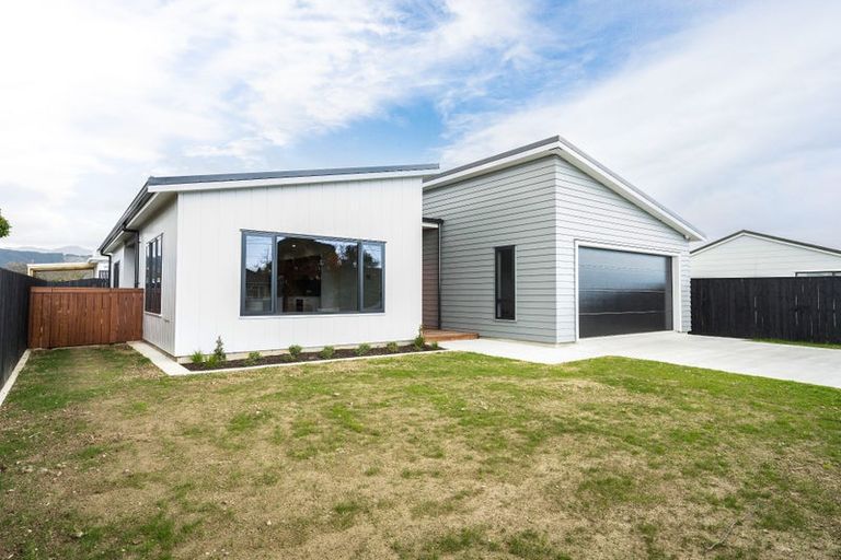 Photo of property in 158 Bartholomew Road, Levin, 5510