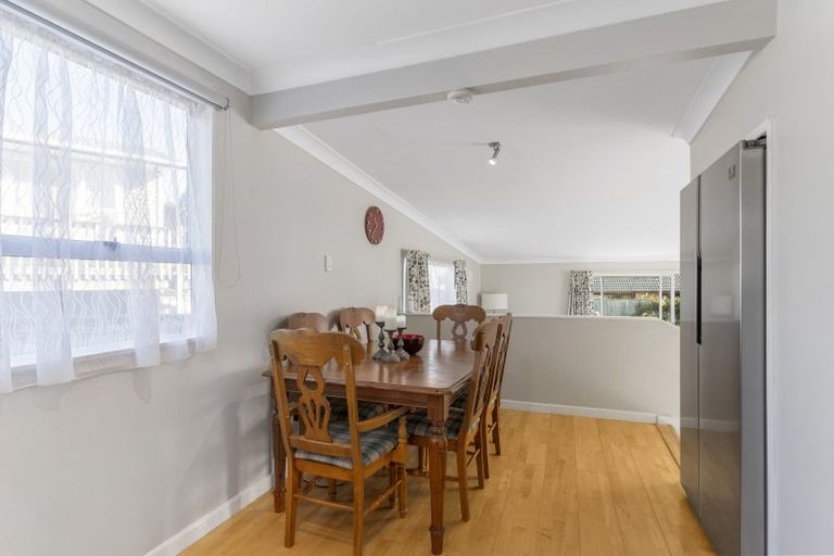 Photo of property in 8 Kaitawa Crescent, Paraparaumu, 5032