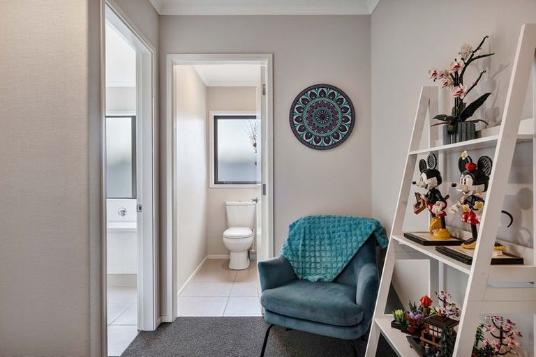 Photo of property in 122 Pohutukawa Place, Waiwhakaiho, New Plymouth, 4312