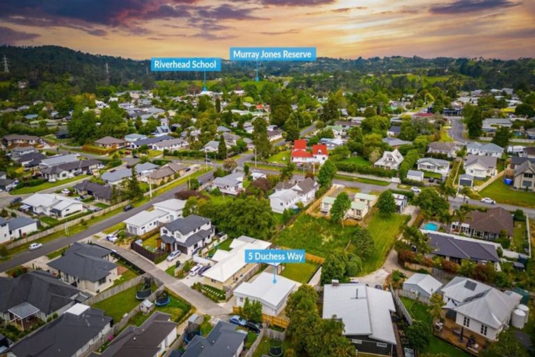 Photo of property in 5 Duchess Way, Riverhead, 0820