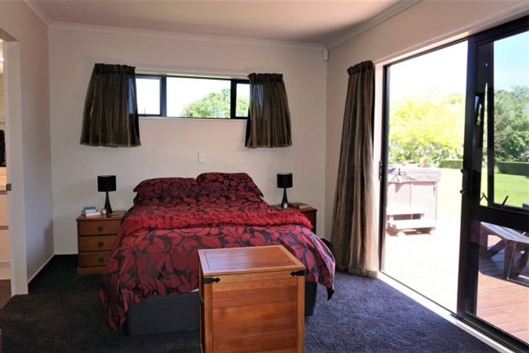 Photo of property in 66 Pohutukawa Drive, Levin, 5571