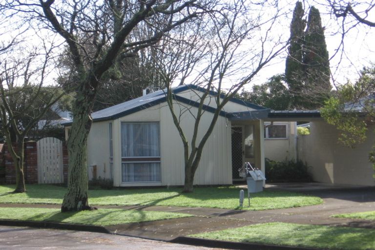 Photo of property in 14 Otira Place, Awapuni, Palmerston North, 4412