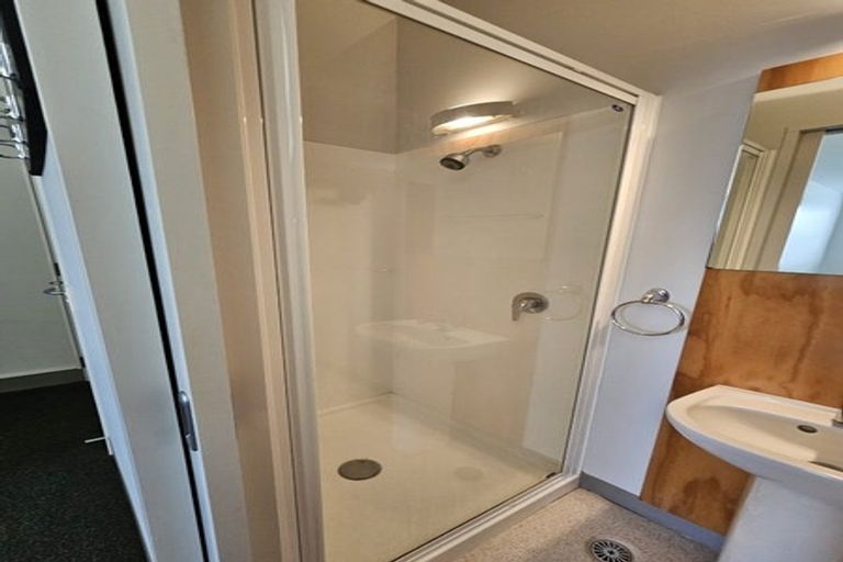 Photo of property in Urbane Apartments, 2/29 Webb Street, Mount Cook, Wellington, 6011