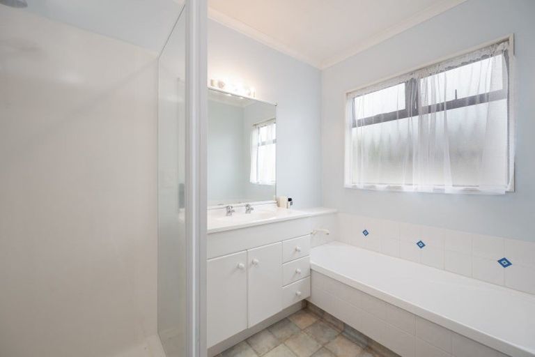 Photo of property in 10 Forbury Way, Taradale, Napier, 4112