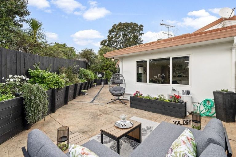 Photo of property in 10 Palmgreen Court, Stanmore Bay, Whangaparaoa, 0932