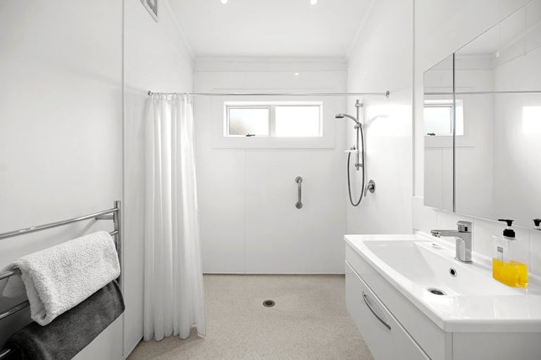 Photo of property in 16 Flynn Road, Hillcrest, Hamilton, 3216