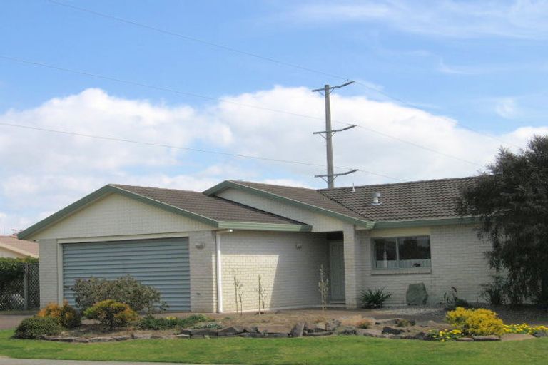 Photo of property in 32 Russley Drive, Mount Maunganui, 3116