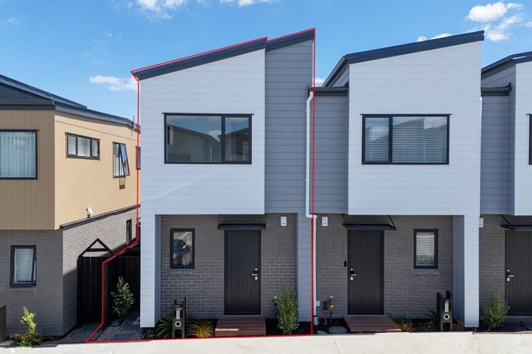 Photo of property in 16 Kiato Lane, Flat Bush, Auckland, 2019