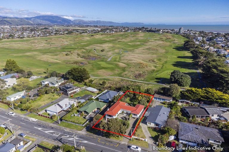 Photo of property in 18 Martin Road, Paraparaumu Beach, Paraparaumu, 5032