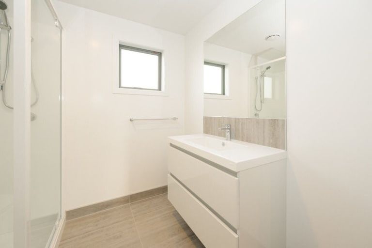 Photo of property in 2 Dickson Crescent, Hornby, Christchurch, 8042