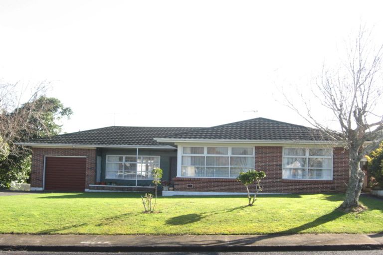 Photo of property in 8 Kelvyn Grove, Hillpark, Auckland, 2102