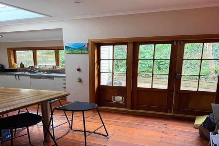 Photo of property in 16 Asquith Terrace, Brooklyn, Wellington, 6021