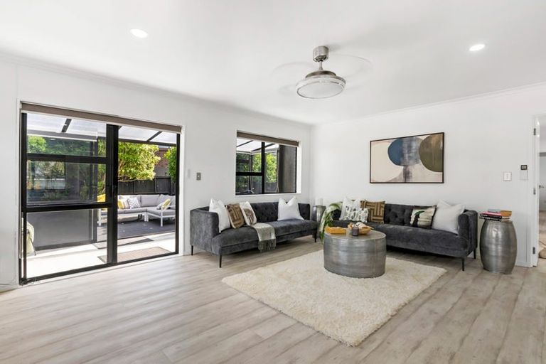 Photo of property in 1/131 Botany Road, Botany Downs, Auckland, 2010