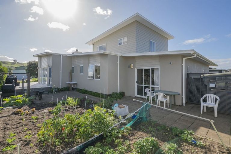 Photo of property in 18 Pacific Place, Whitianga, 3510