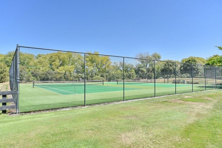 Photo of property in 8/6 Harts Creek Lane, Northwood, Christchurch, 8051