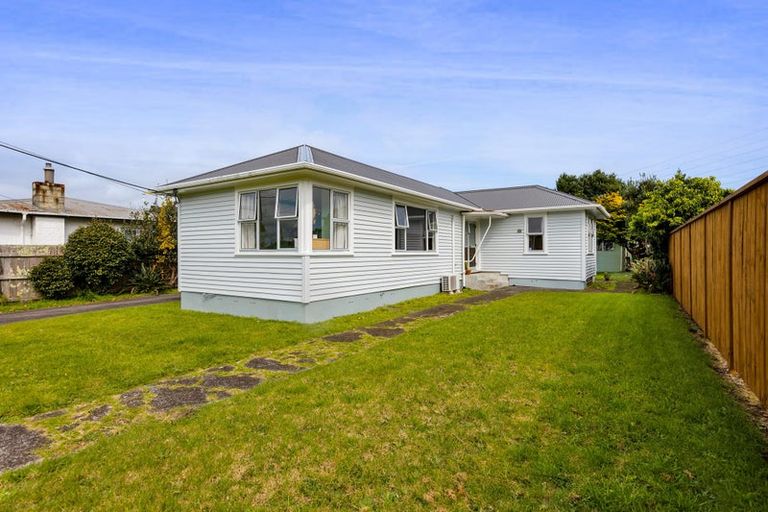 Photo of property in 31 Paritutu Road, Spotswood, New Plymouth, 4310