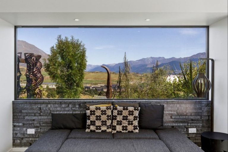 Photo of property in 10 Mckellar Drive, Jacks Point, Queenstown, 9371